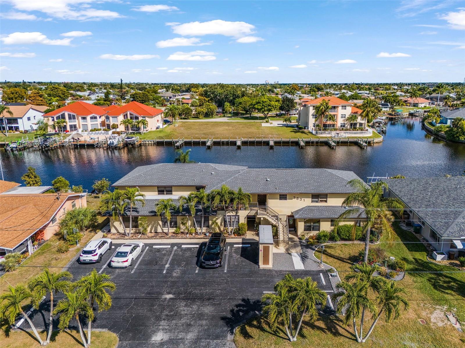 Listing photo id 28 for 3831 11th Place 101