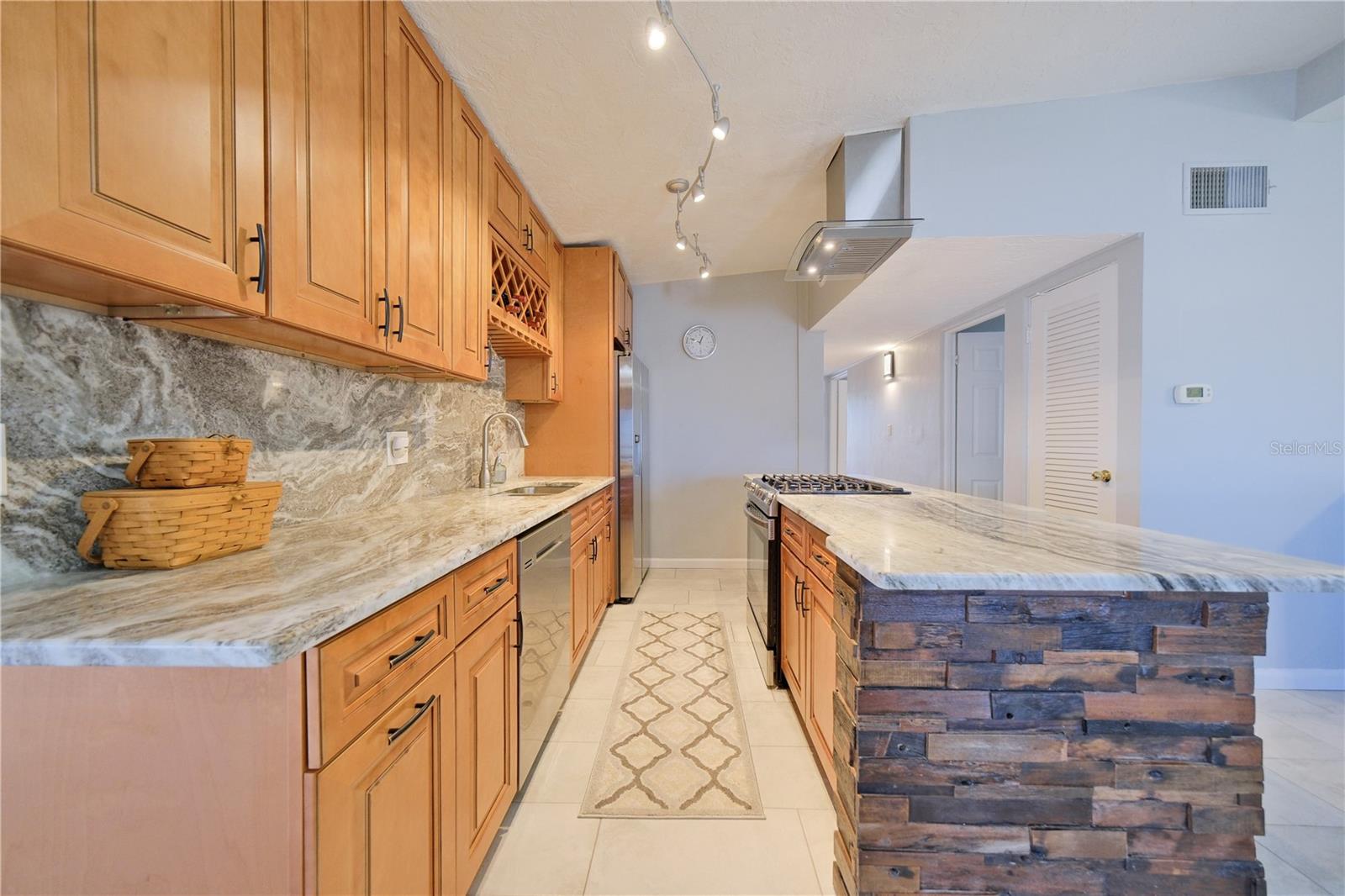 Image 31 of 74 For 6811 Georgia Avenue