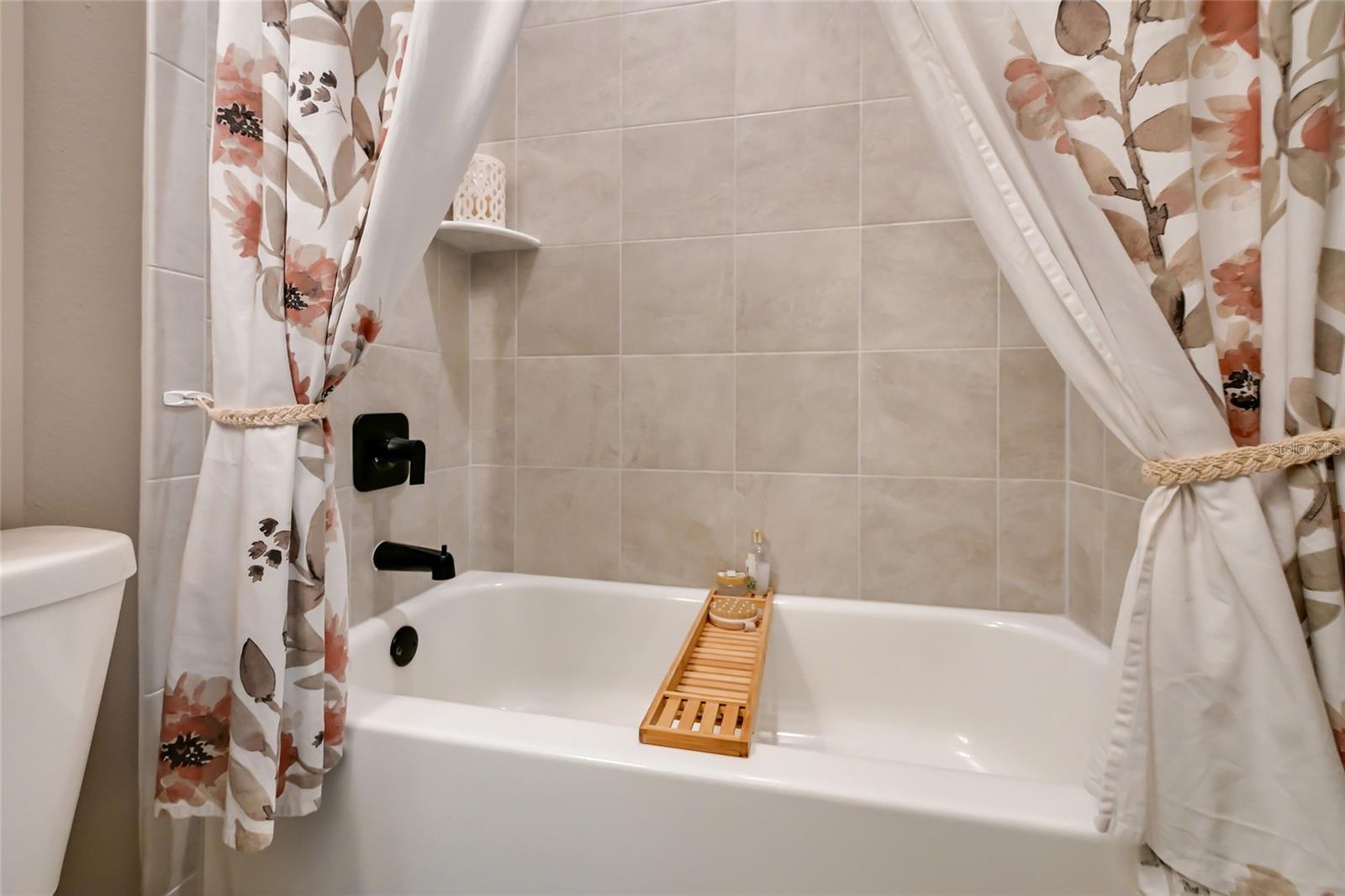 Image 43 of 91 For 14008 Green Hammock Place