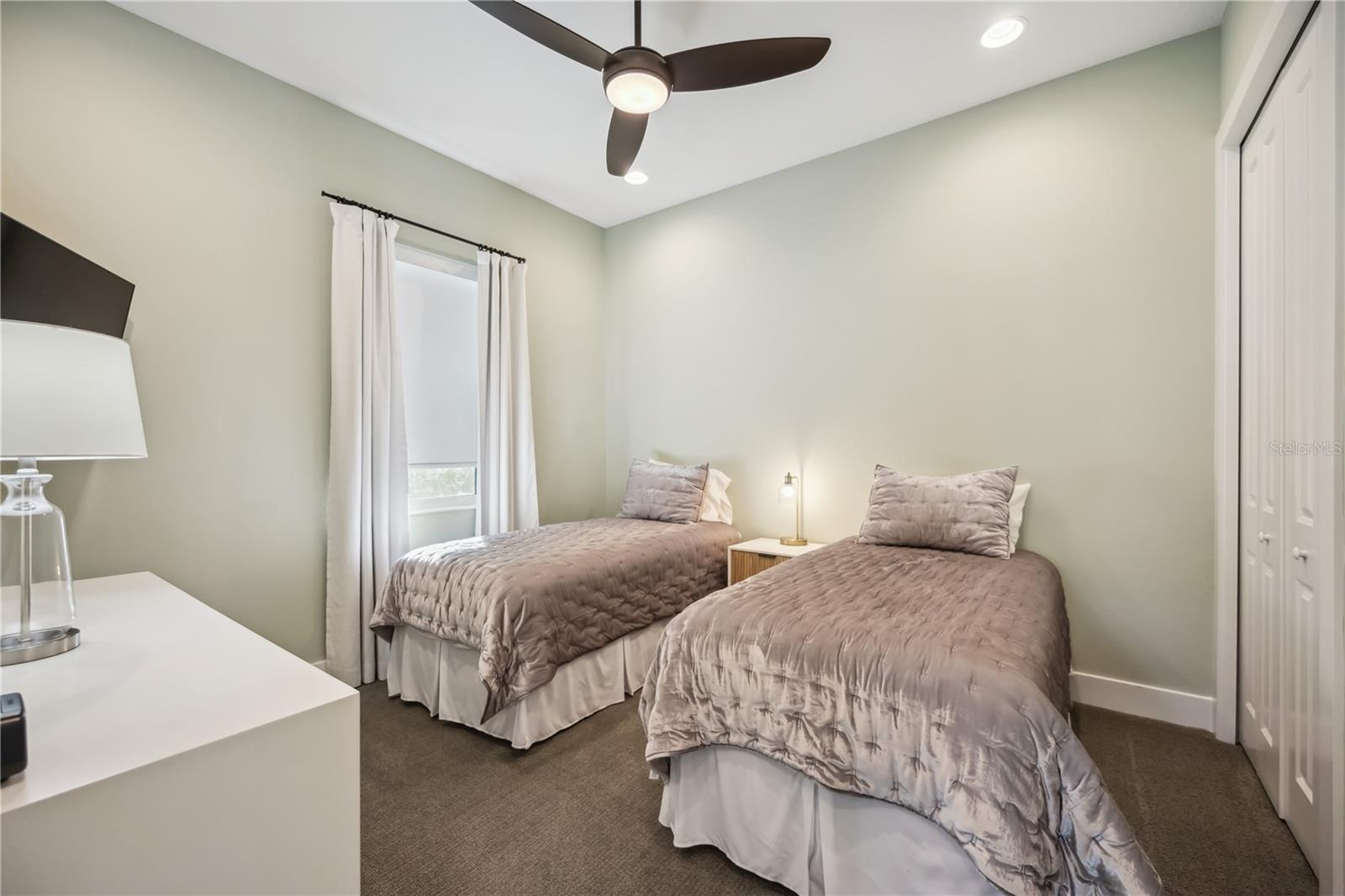 Image 23 of 34 For 7953 Mainsail Lane