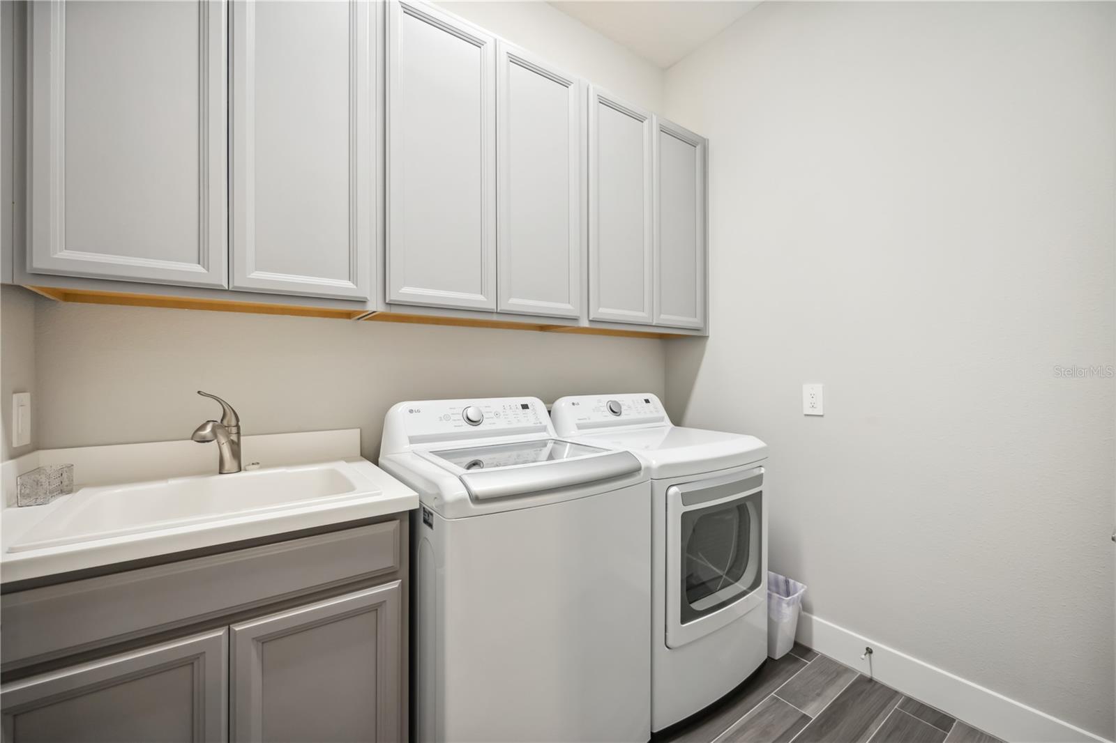 Image 26 of 34 For 7953 Mainsail Lane