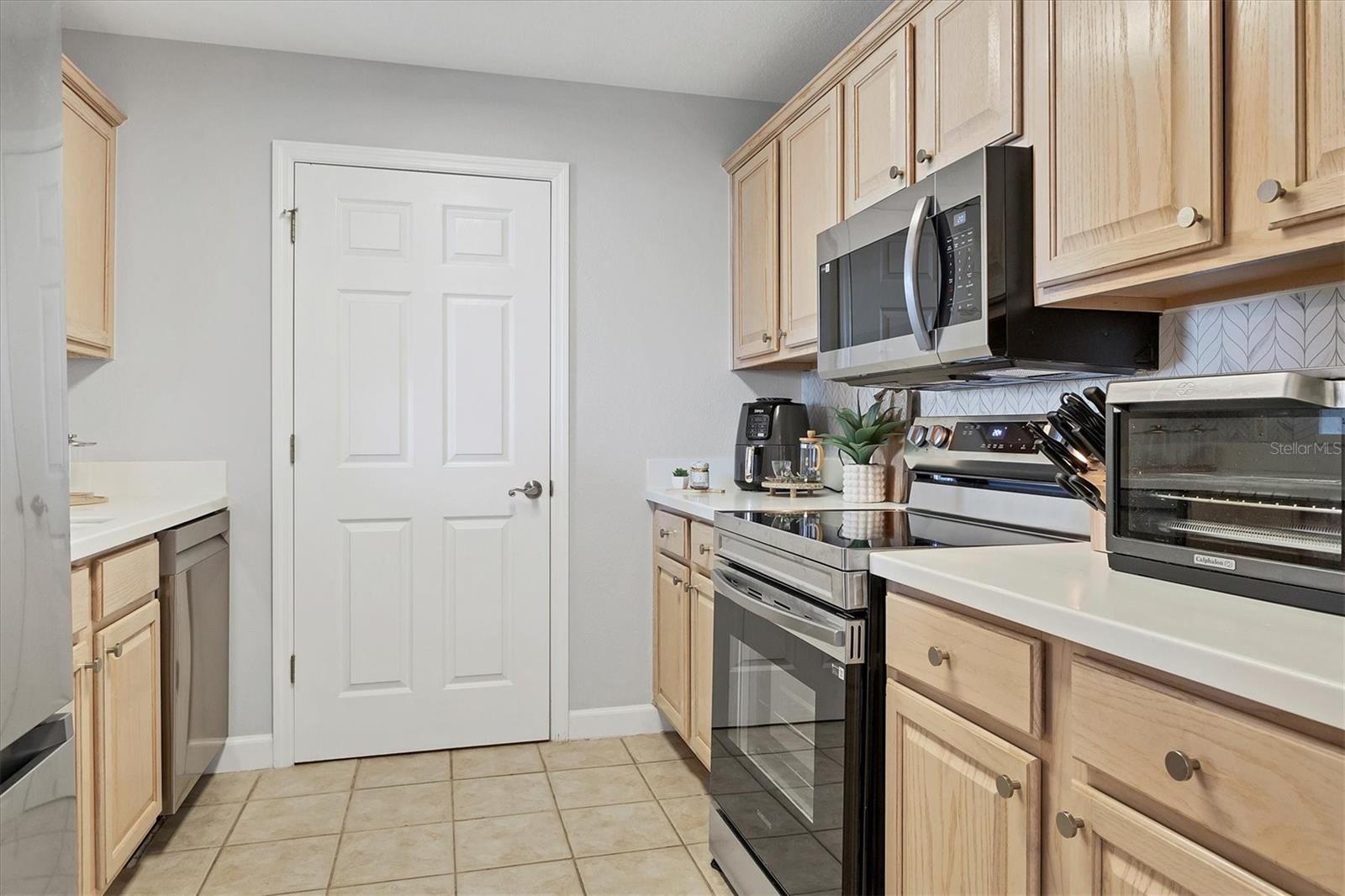 Image 20 of 83 For 750 Tamiami Trail 421