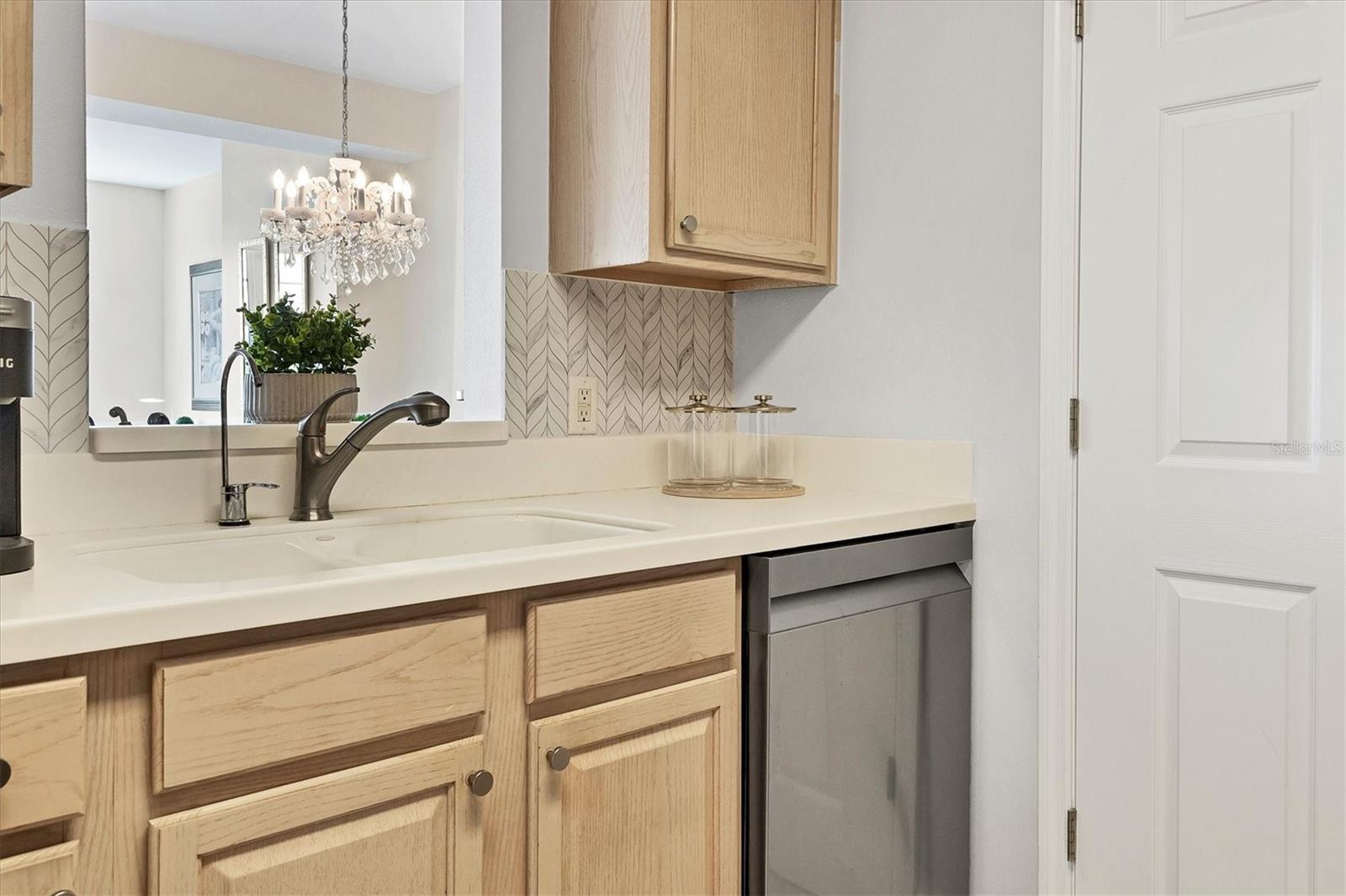 Image 22 of 83 For 750 Tamiami Trail 421