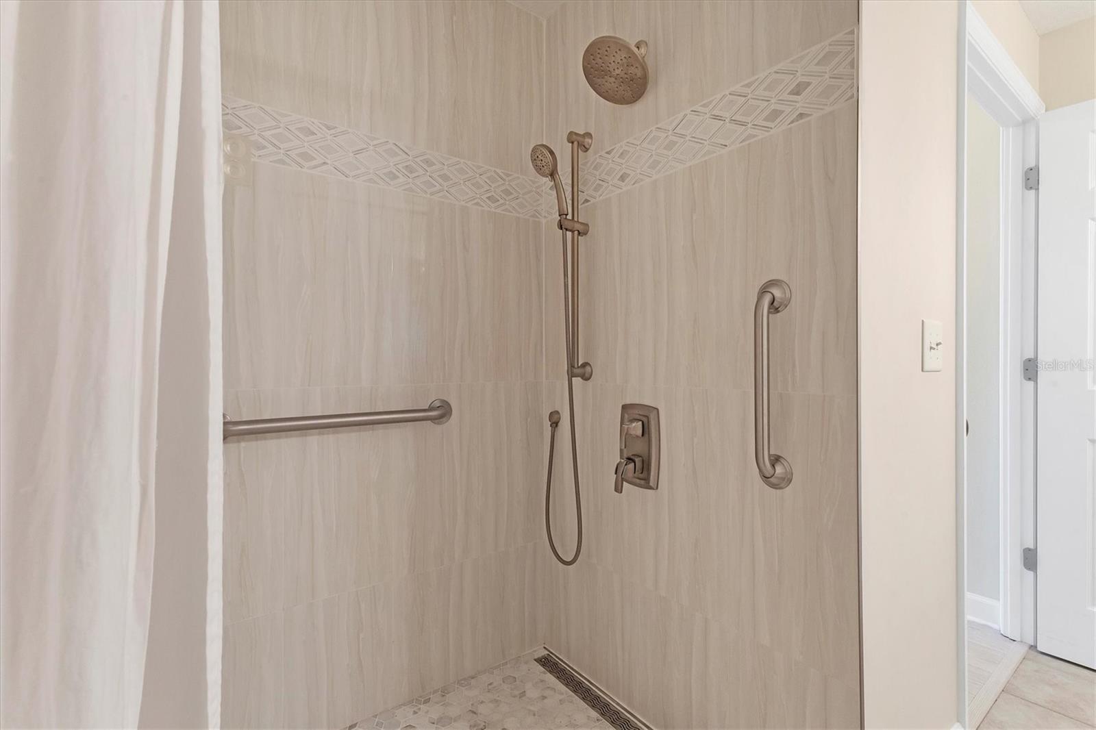 Image 30 of 83 For 750 Tamiami Trail 421