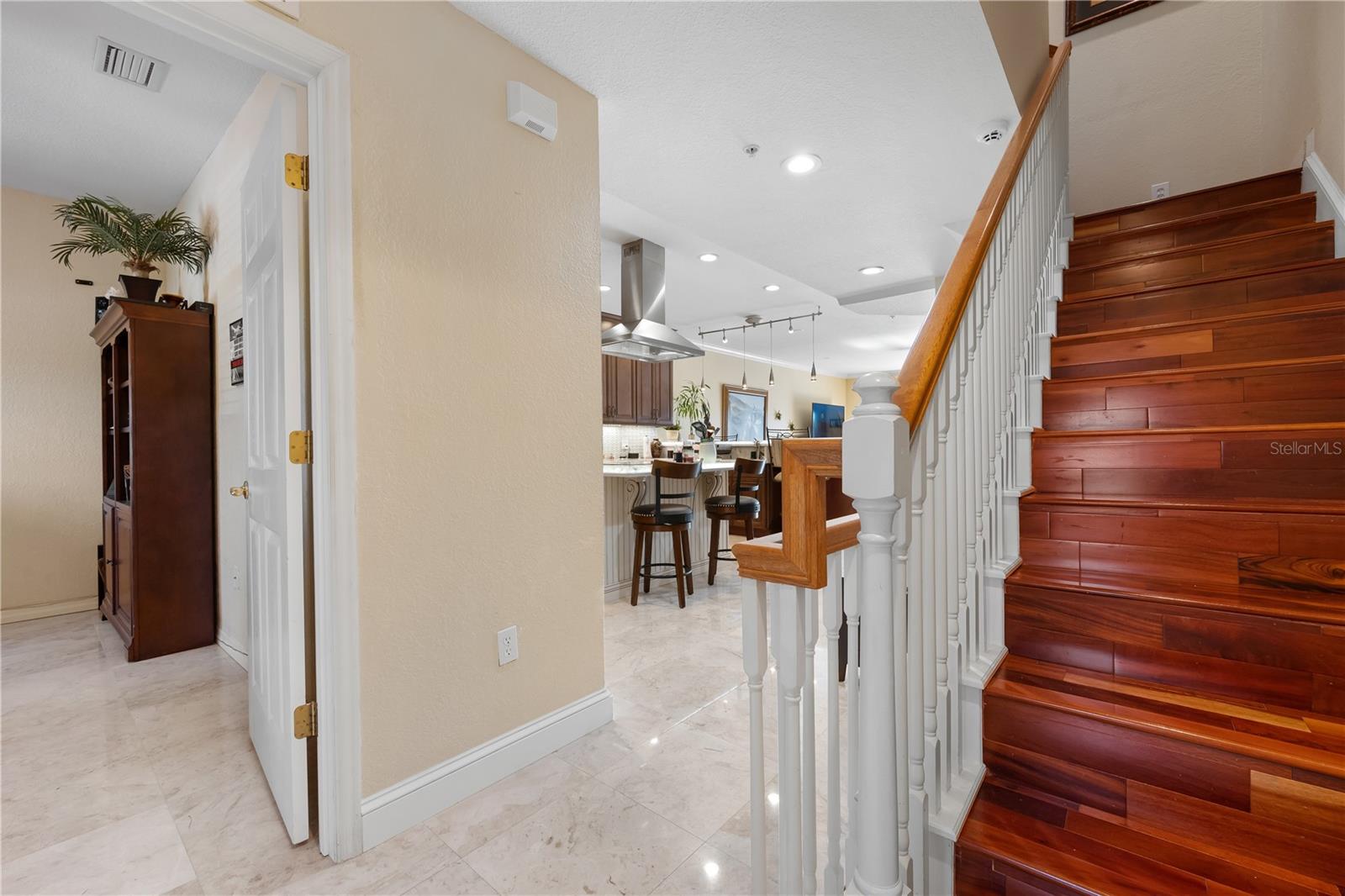 Image 18 of 50 For 9923 Manatee Avenue W