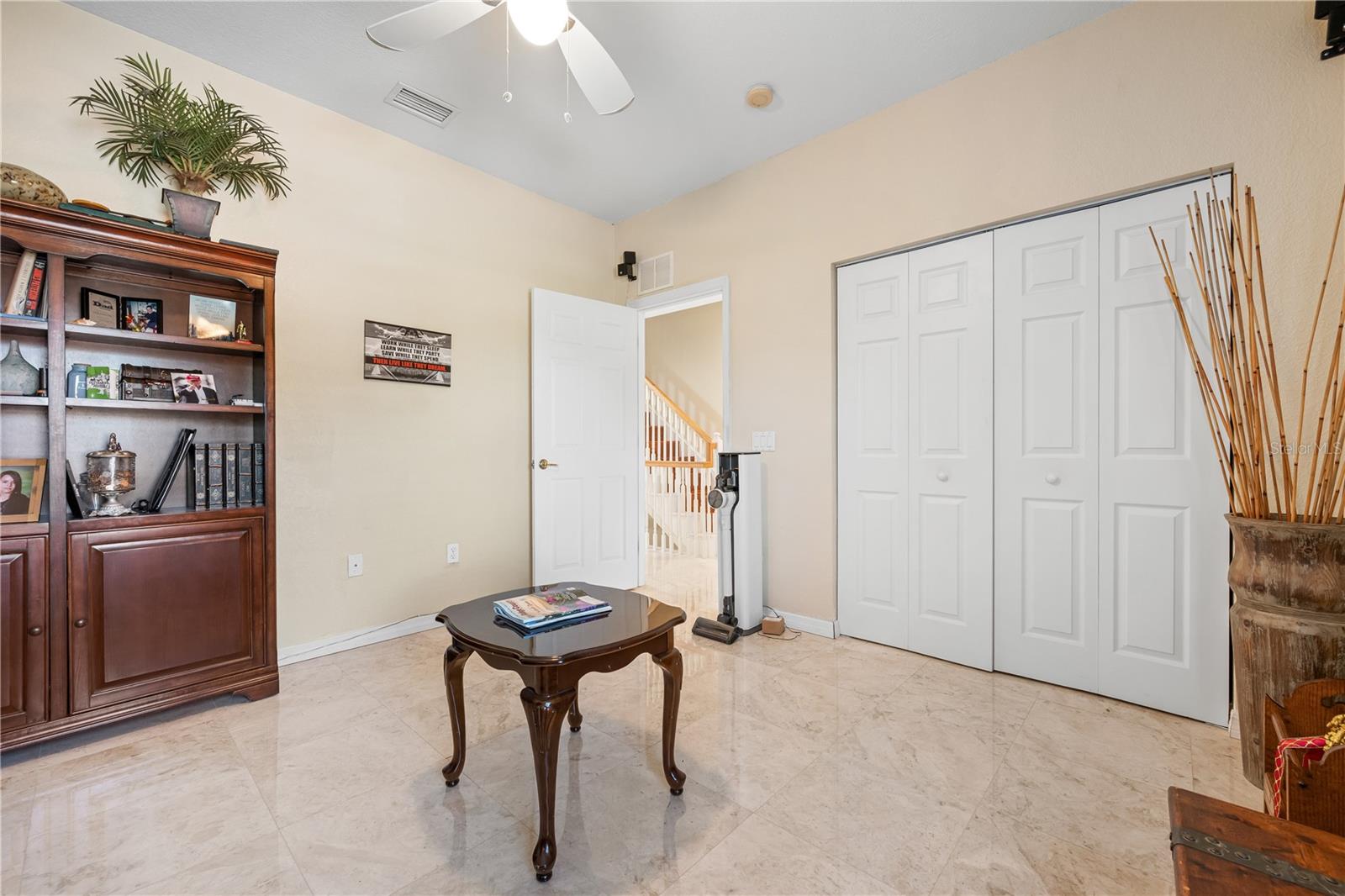 Image 21 of 50 For 9923 Manatee Avenue W