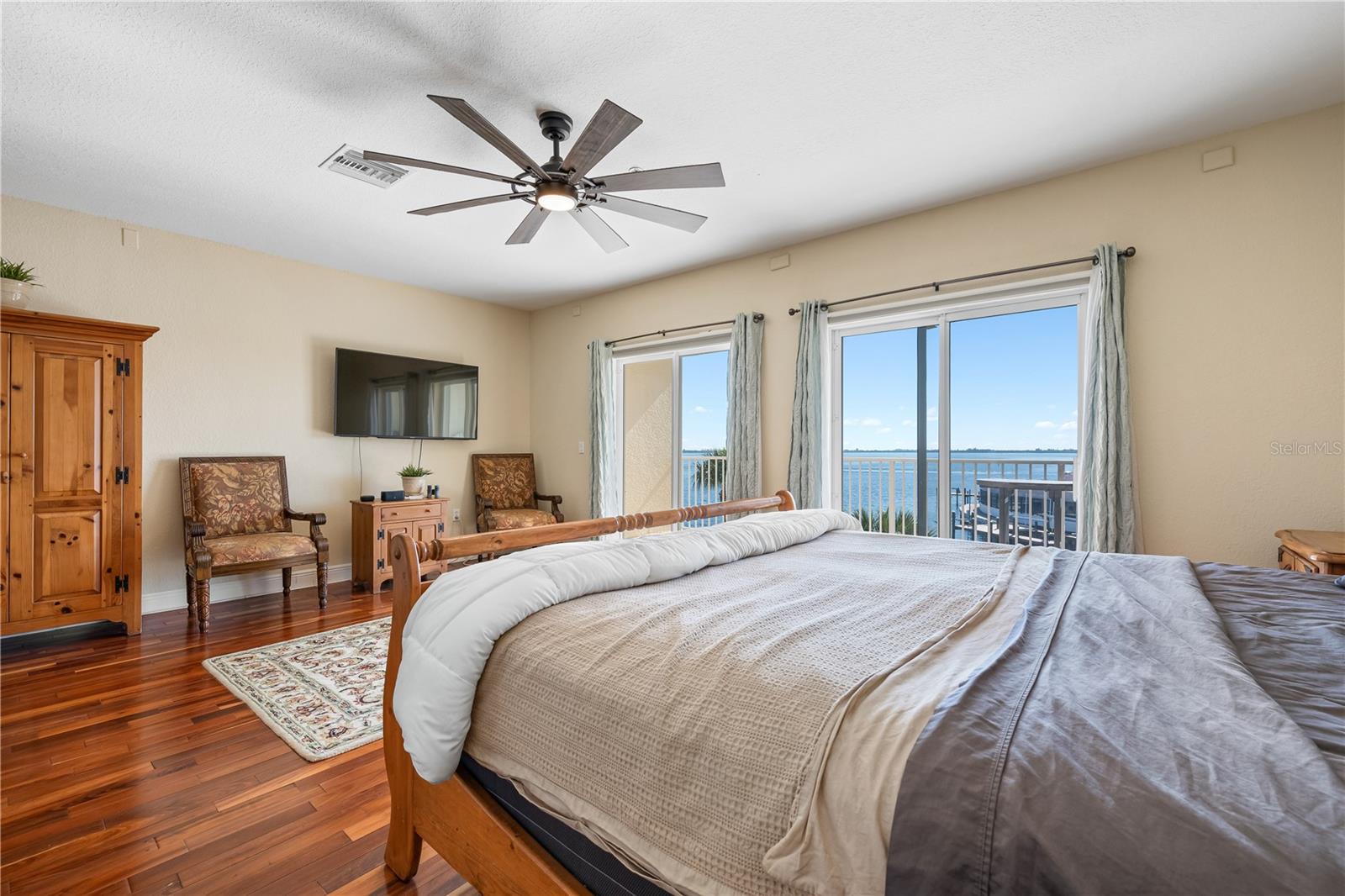 Image 24 of 50 For 9923 Manatee Avenue W