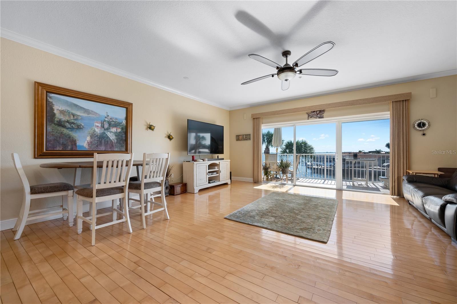 Image 3 of 50 For 9923 Manatee Avenue W