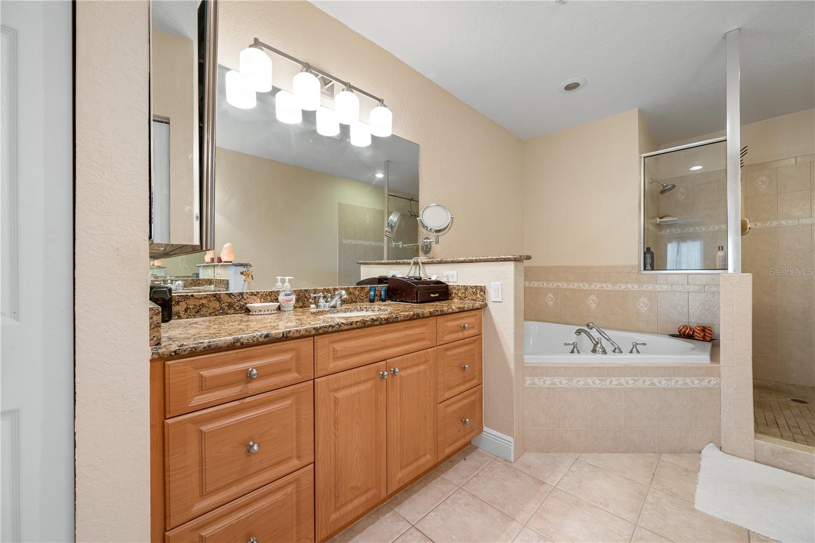 Image 30 of 50 For 9923 Manatee Avenue W