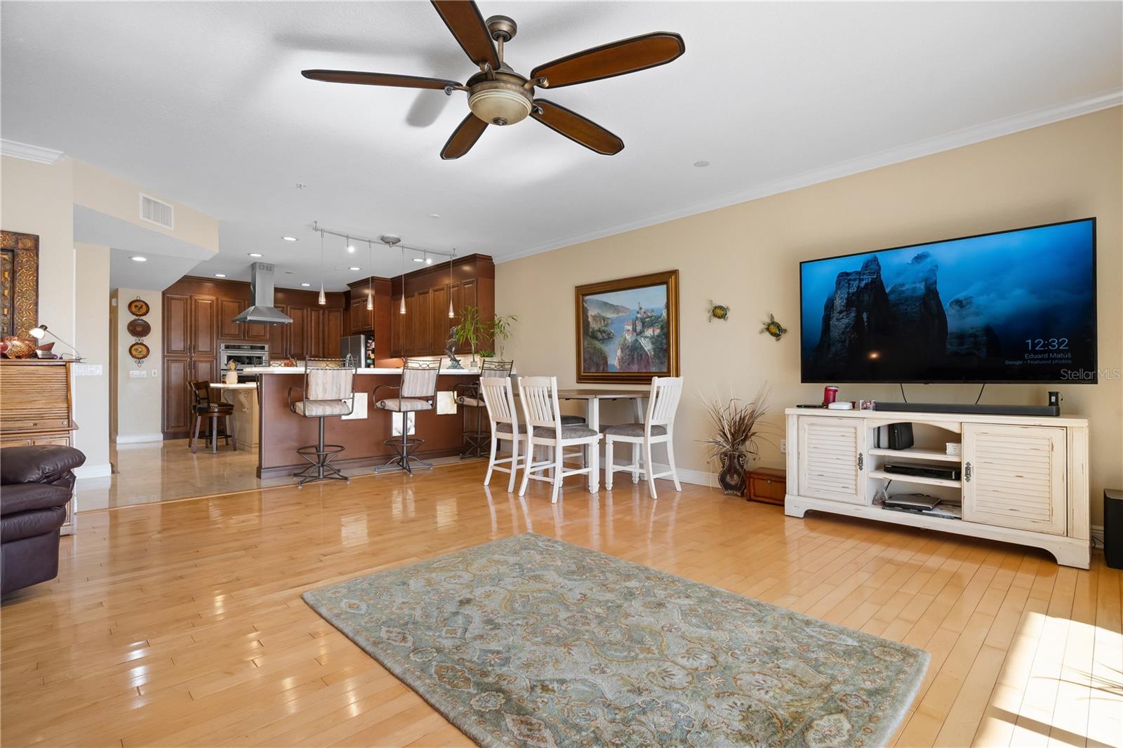 Image 4 of 50 For 9923 Manatee Avenue W