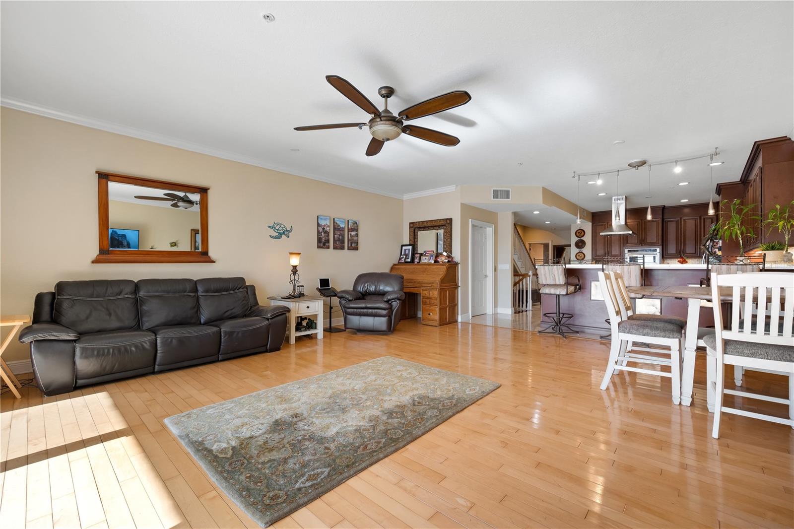 Image 5 of 50 For 9923 Manatee Avenue W