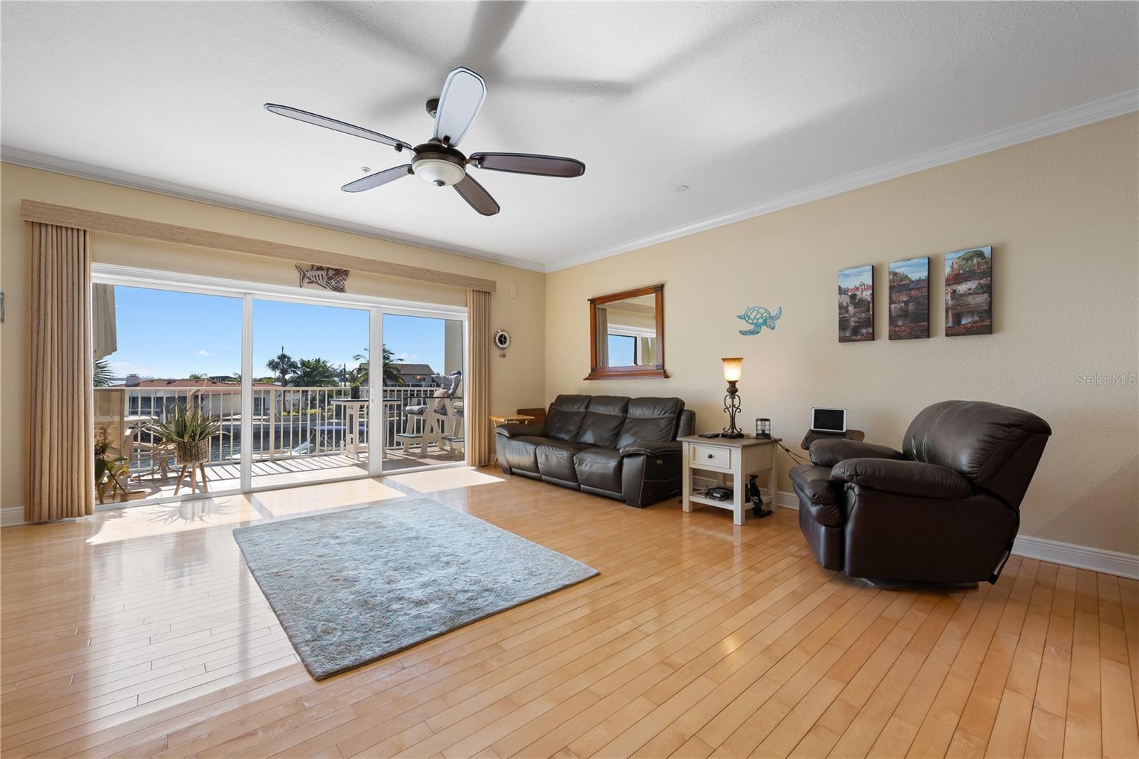 Image 6 of 50 For 9923 Manatee Avenue W