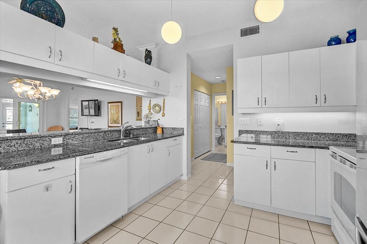 Image 19 of 41 For 4706 Sand Trap Street Circle E 101