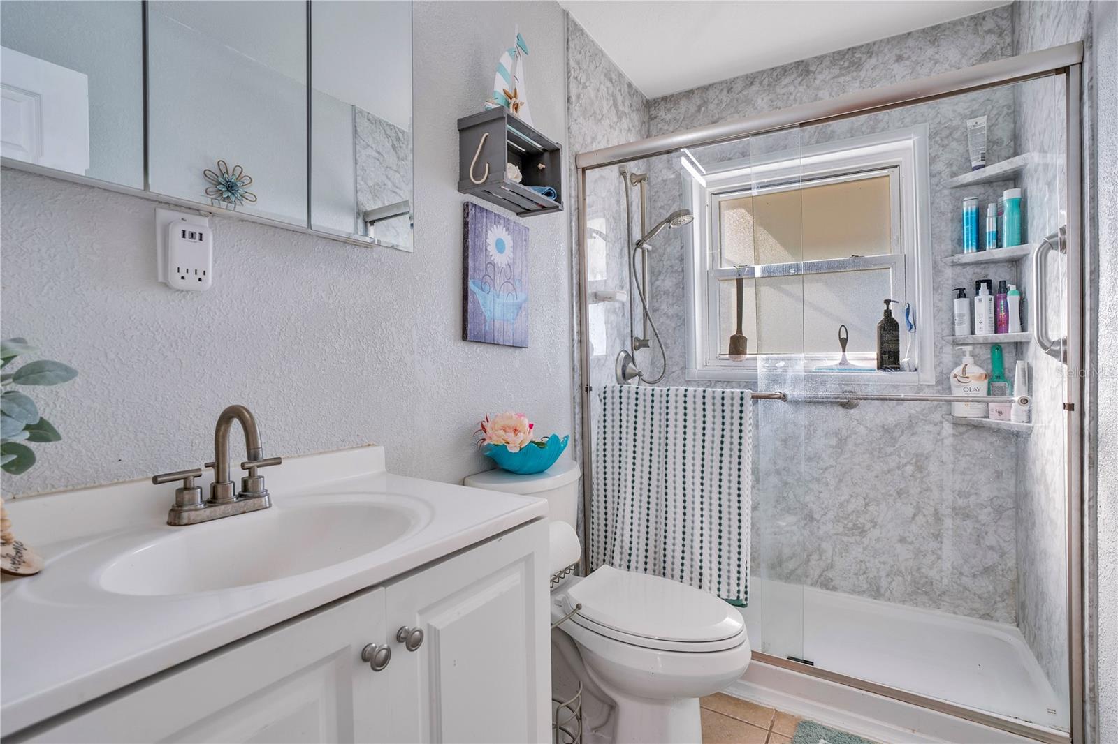 Image 22 of 37 For 501 Highland Drive