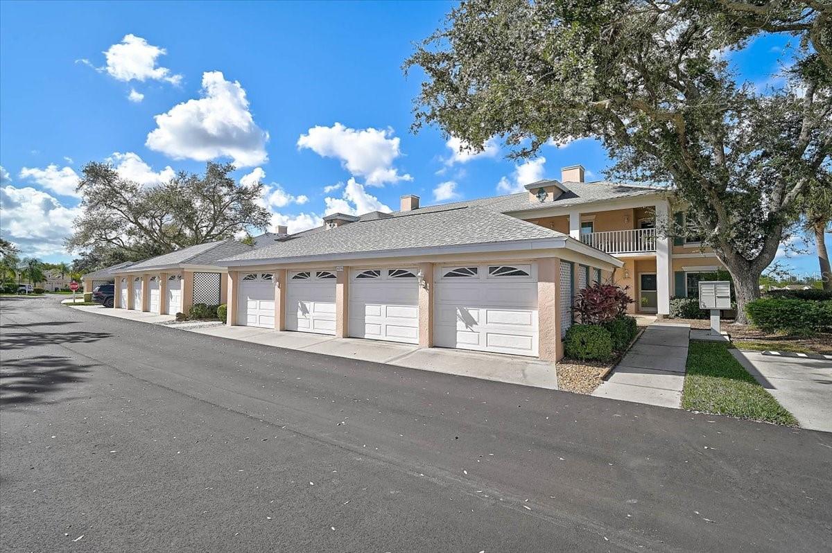 Image 3 of 33 For 4219 Caddie Drive E 204