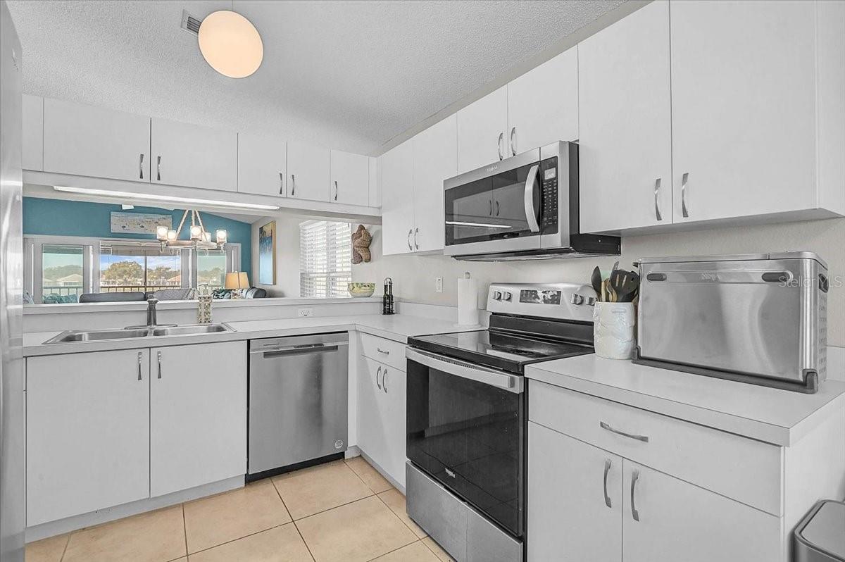 Image 9 of 33 For 4219 Caddie Drive E 204