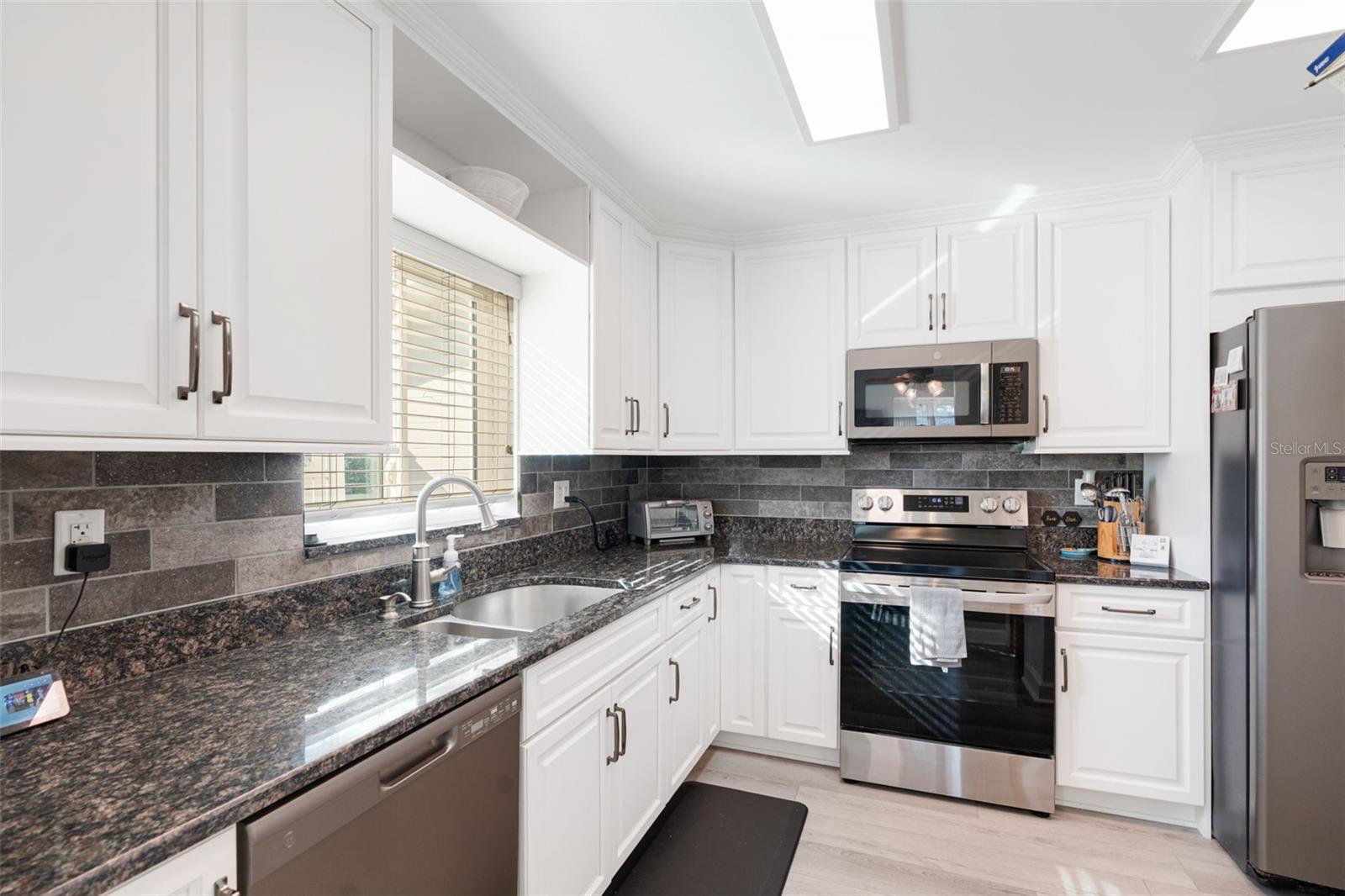 Image 6 of 34 For 3621 Lockwood Ridge Road