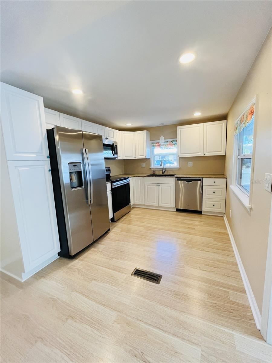 Image 14 of 75 For 6506 Nebraska Street