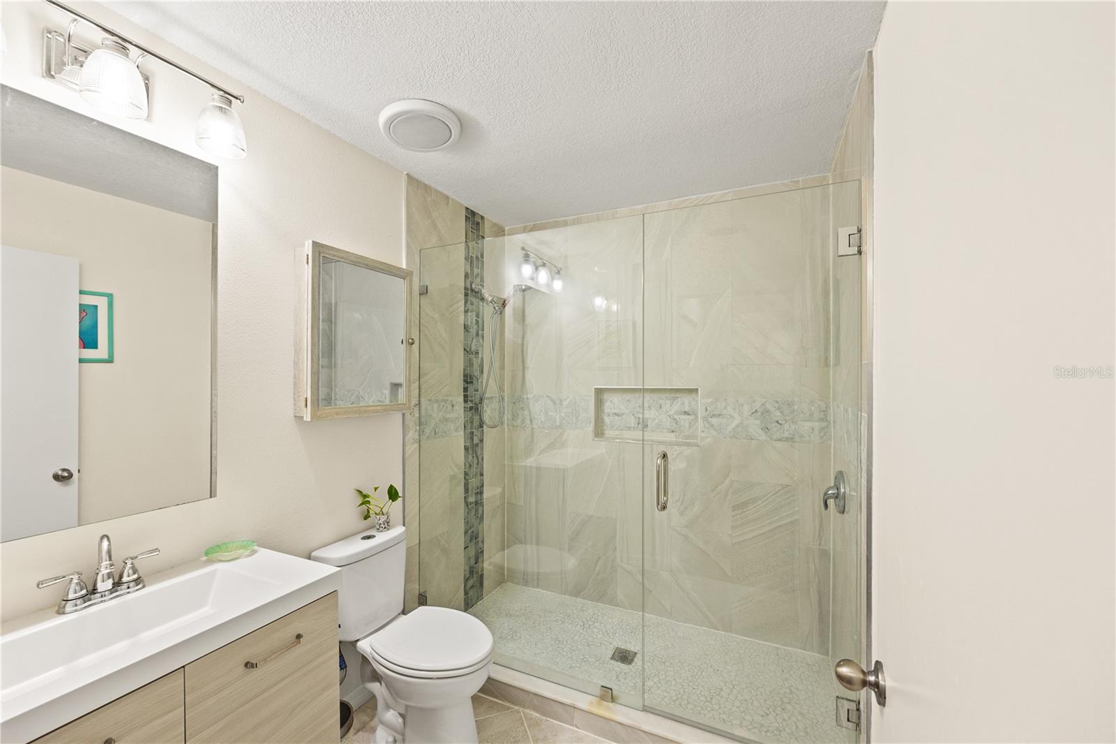 Image 11 of 31 For 4008 Crockers Lake Boulevard 23