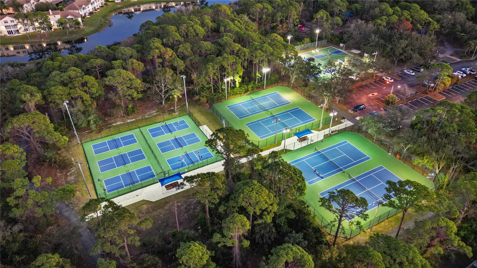 Image 19 of 31 For 4008 Crockers Lake Boulevard 23