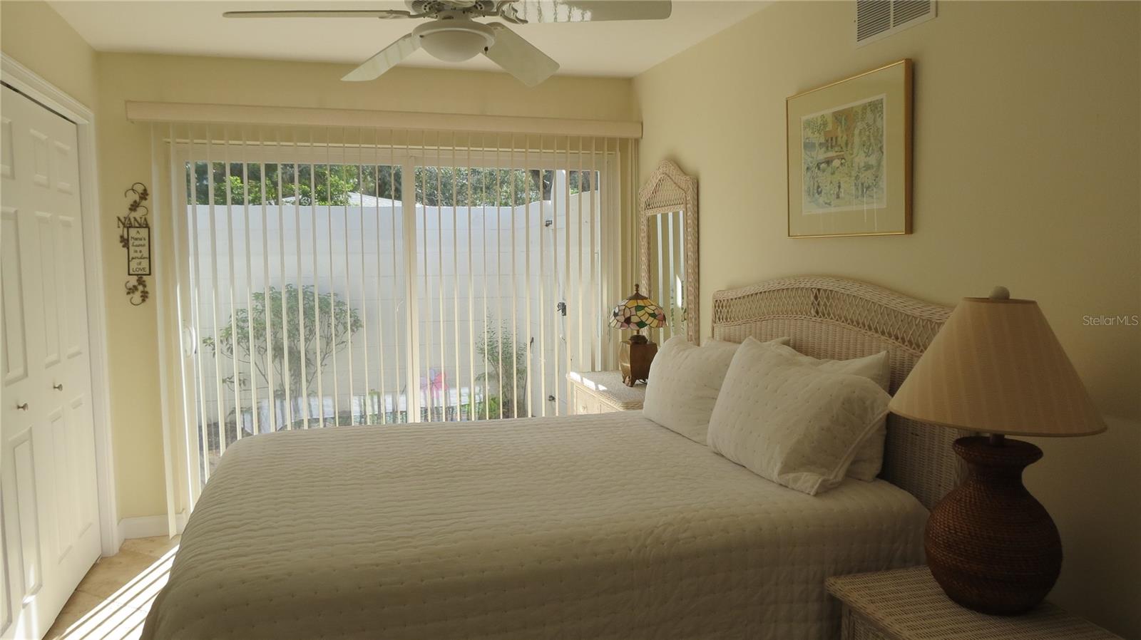 Image 10 of 56 For 6005 Midnight Pass Road N4