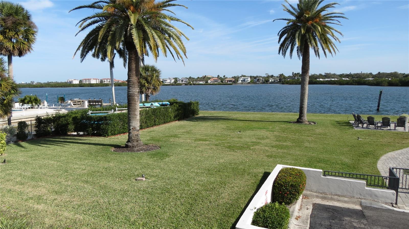 Image 19 of 56 For 6005 Midnight Pass Road N4