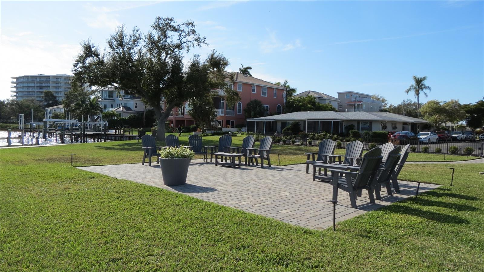 Image 22 of 56 For 6005 Midnight Pass Road N4