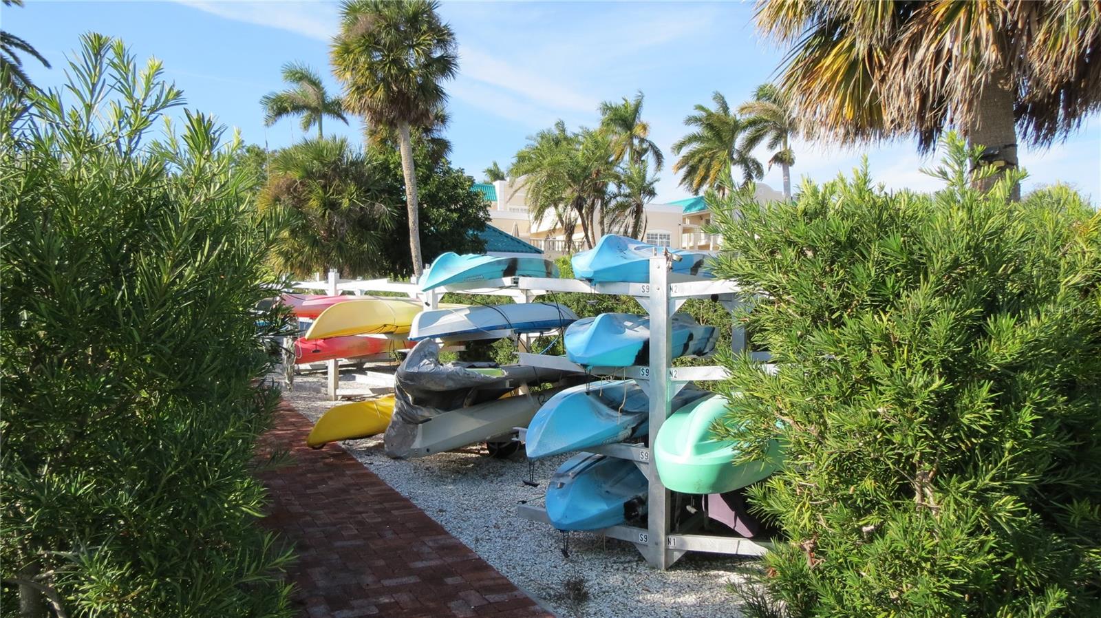 Image 24 of 56 For 6005 Midnight Pass Road N4