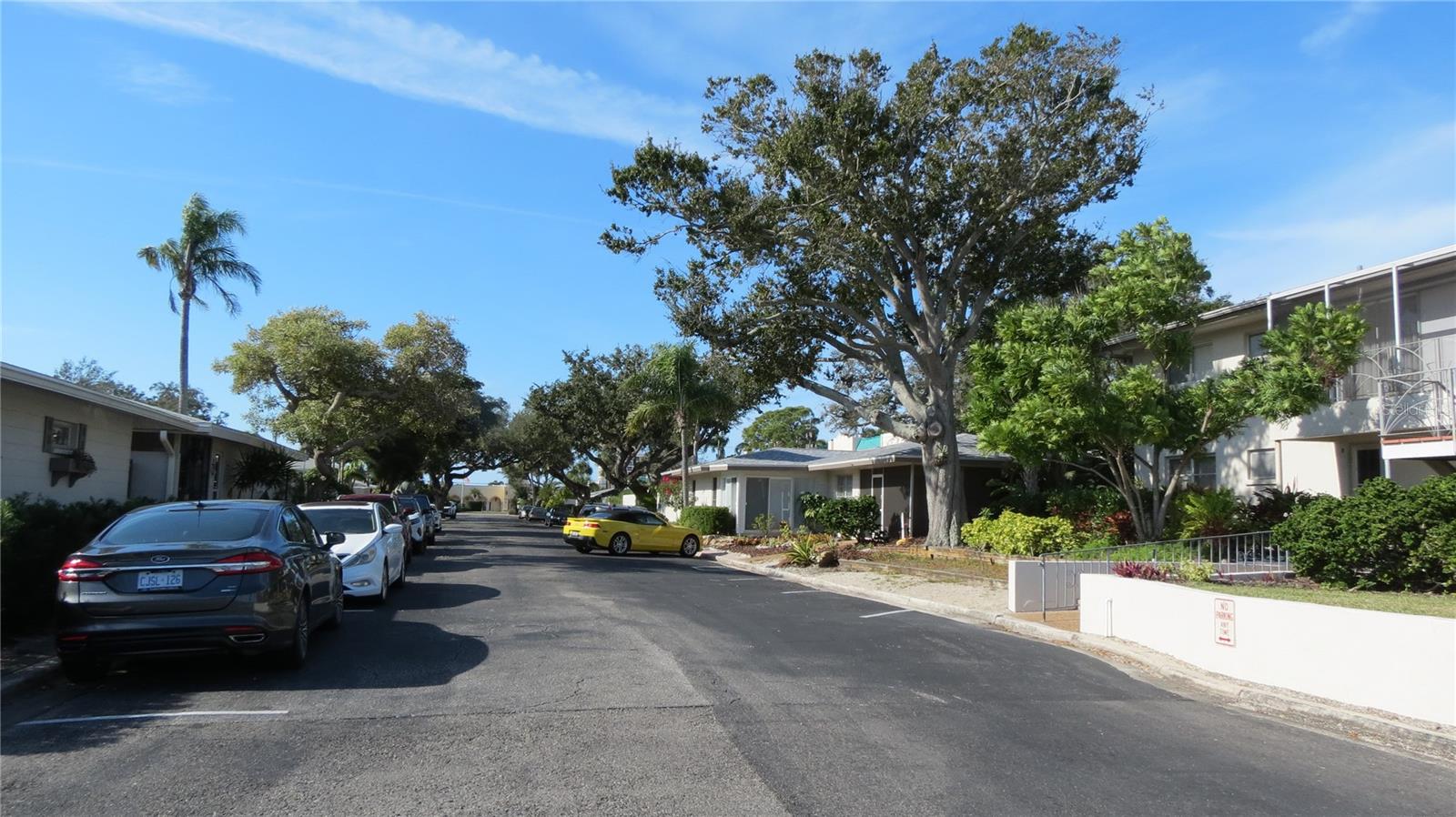 Image 27 of 56 For 6005 Midnight Pass Road N4