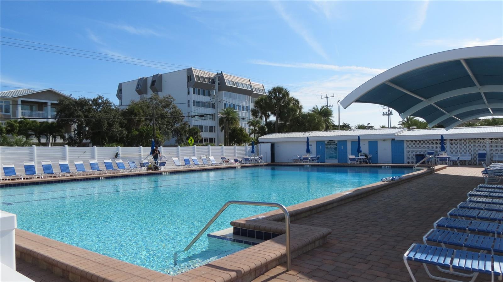 Image 29 of 56 For 6005 Midnight Pass Road N4