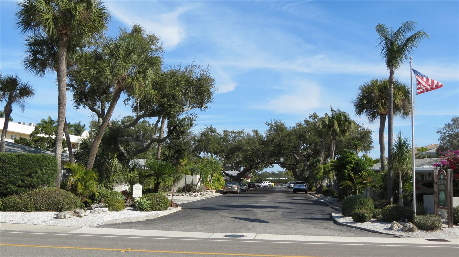 Image 3 of 56 For 6005 Midnight Pass Road N4