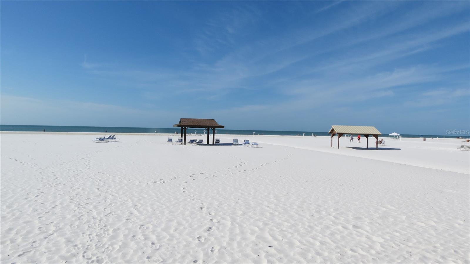 Image 34 of 56 For 6005 Midnight Pass Road N4