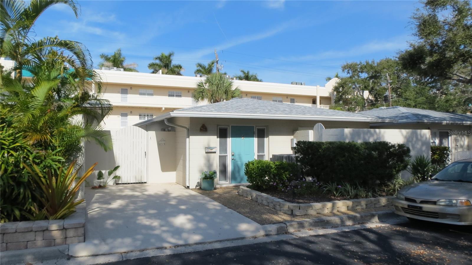 Image 4 of 56 For 6005 Midnight Pass Road N4