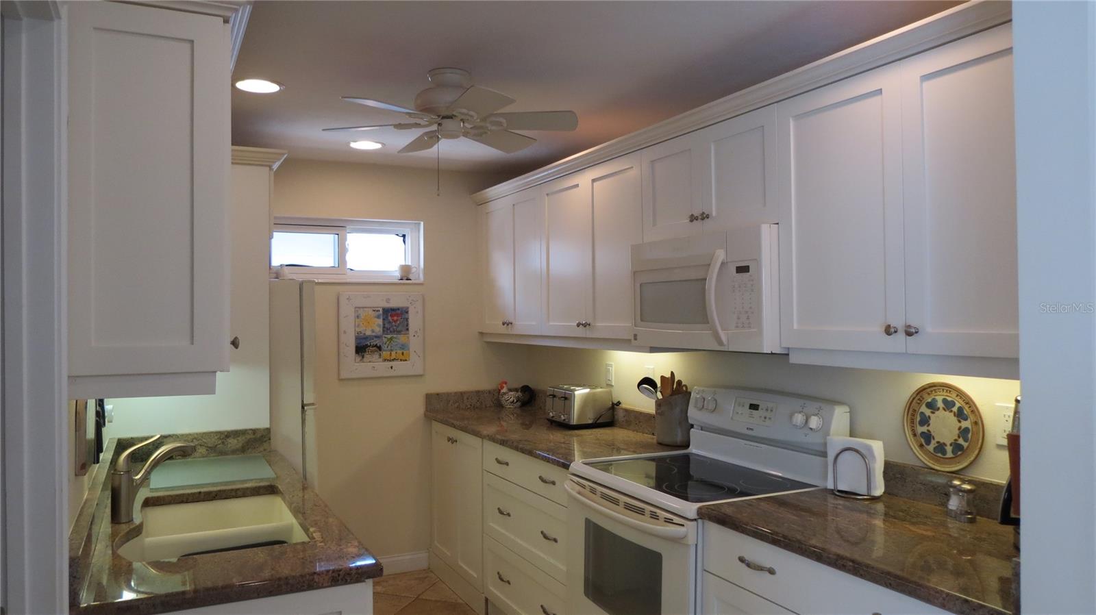 Image 9 of 56 For 6005 Midnight Pass Road N4