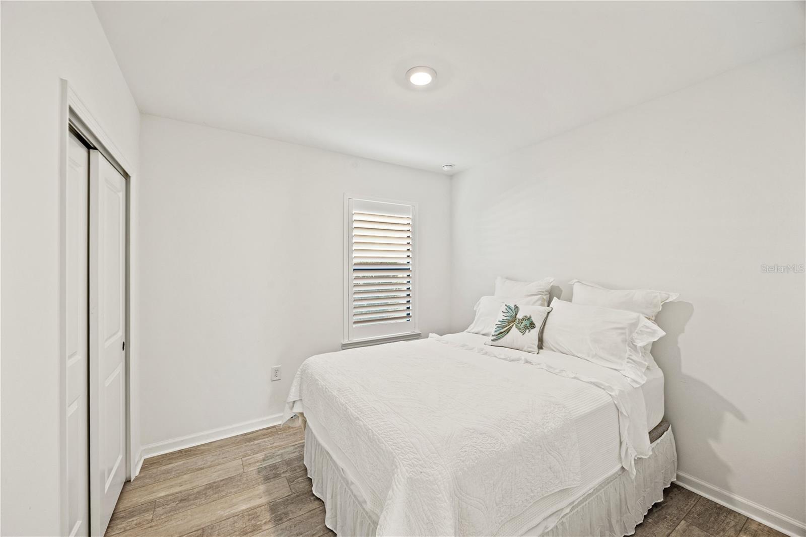 Image 17 of 28 For 6564 Silverstar Drive