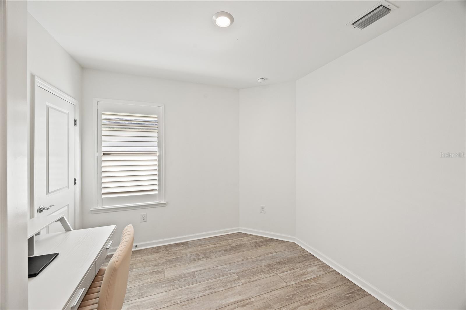 Image 19 of 28 For 6564 Silverstar Drive