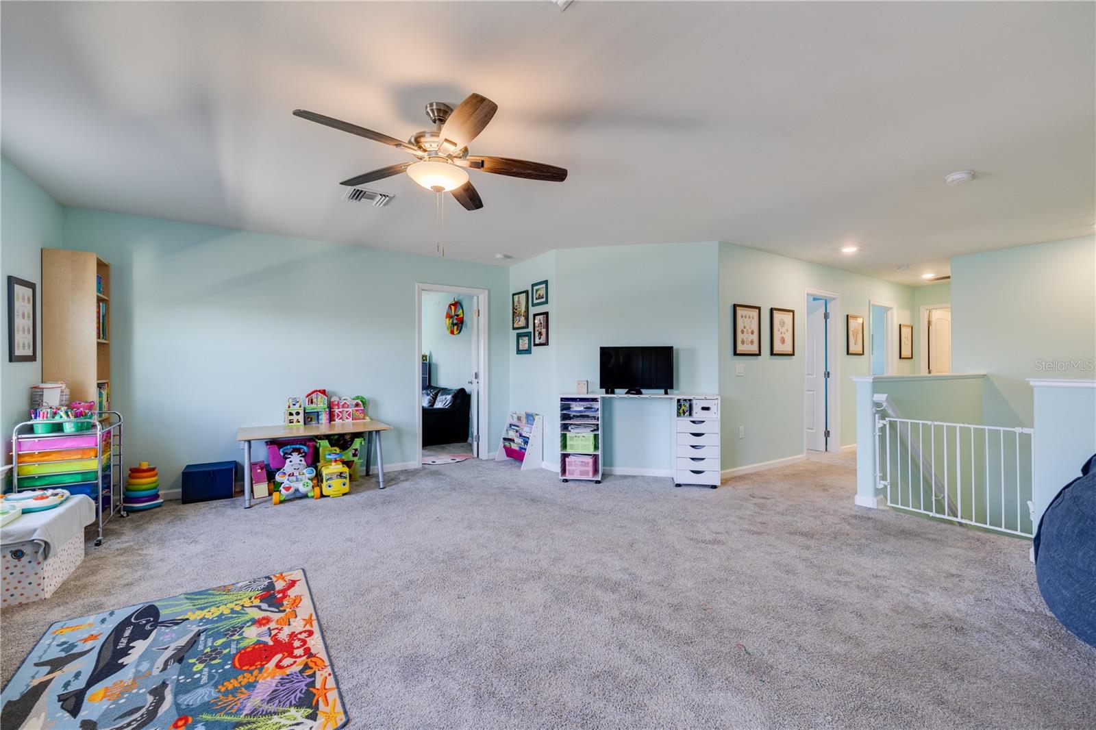 Image 15 of 45 For 17424 Silverspur Drive