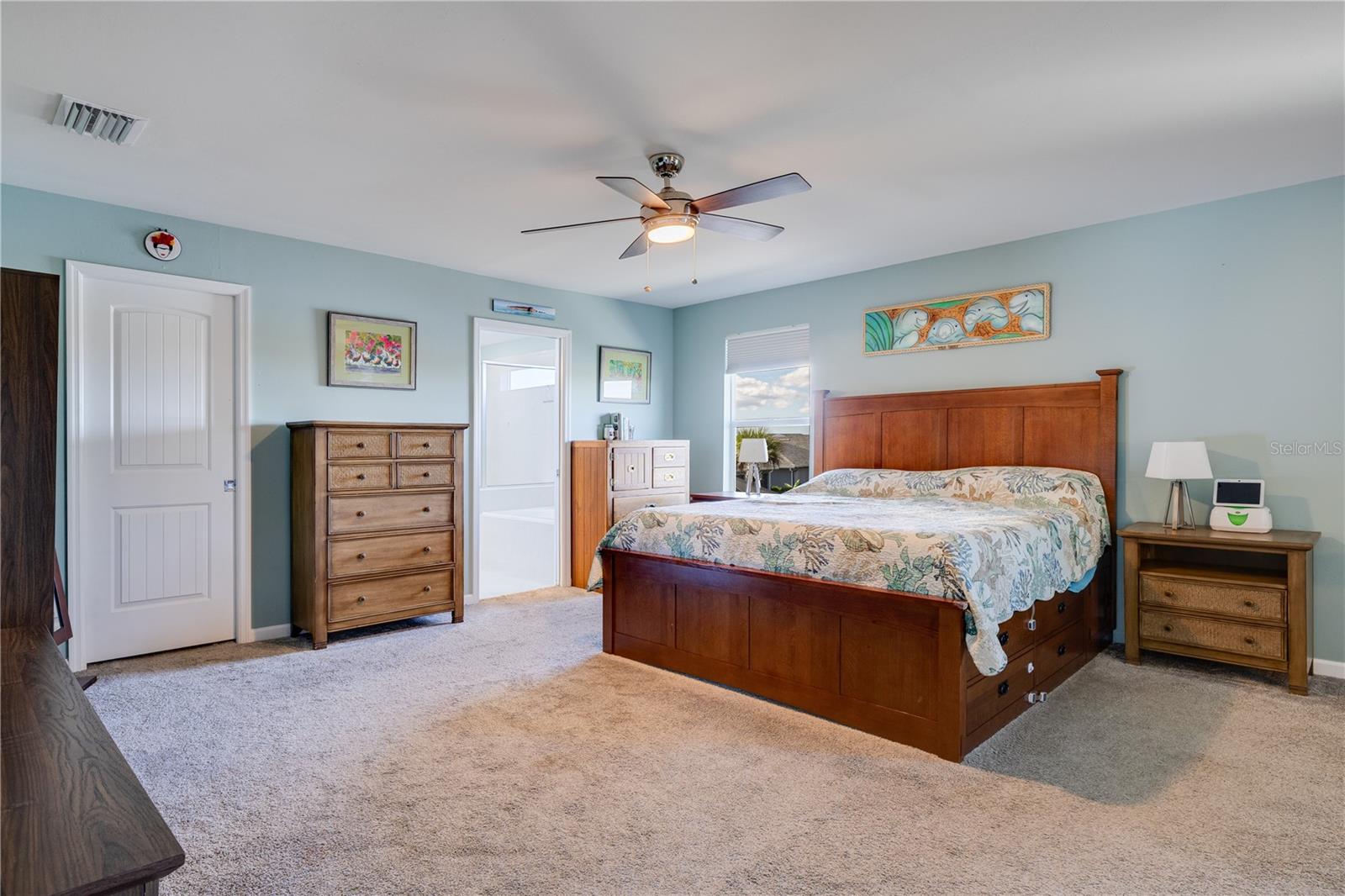 Image 19 of 45 For 17424 Silverspur Drive