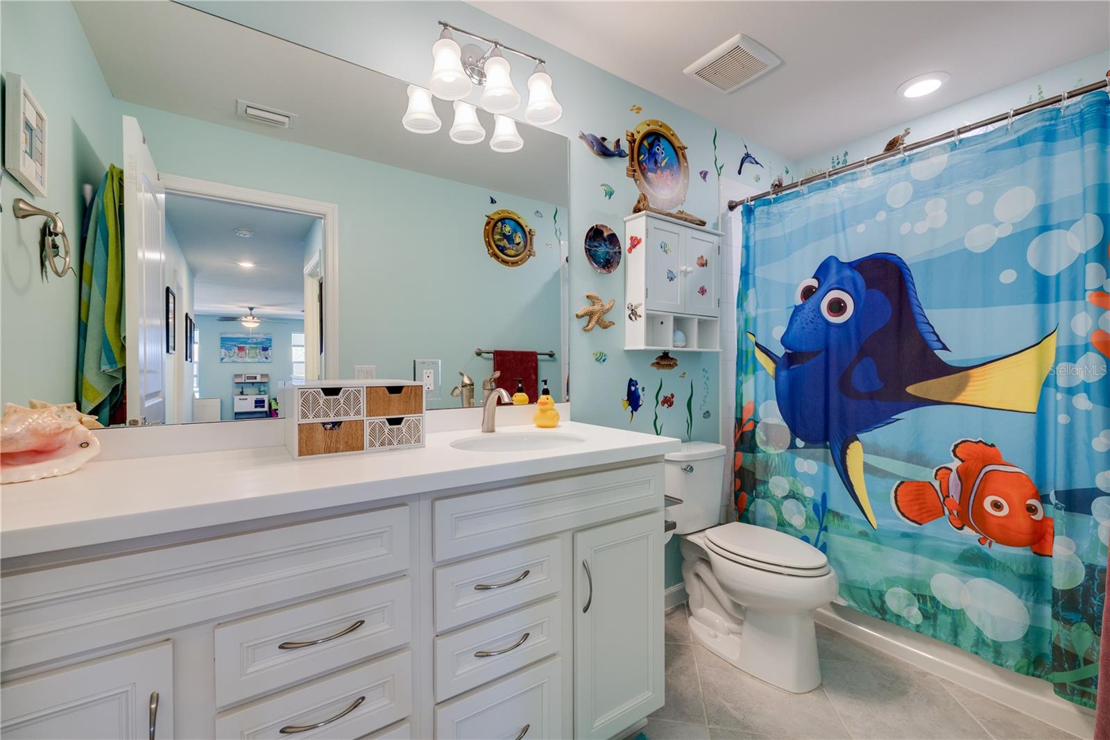 Image 23 of 45 For 17424 Silverspur Drive