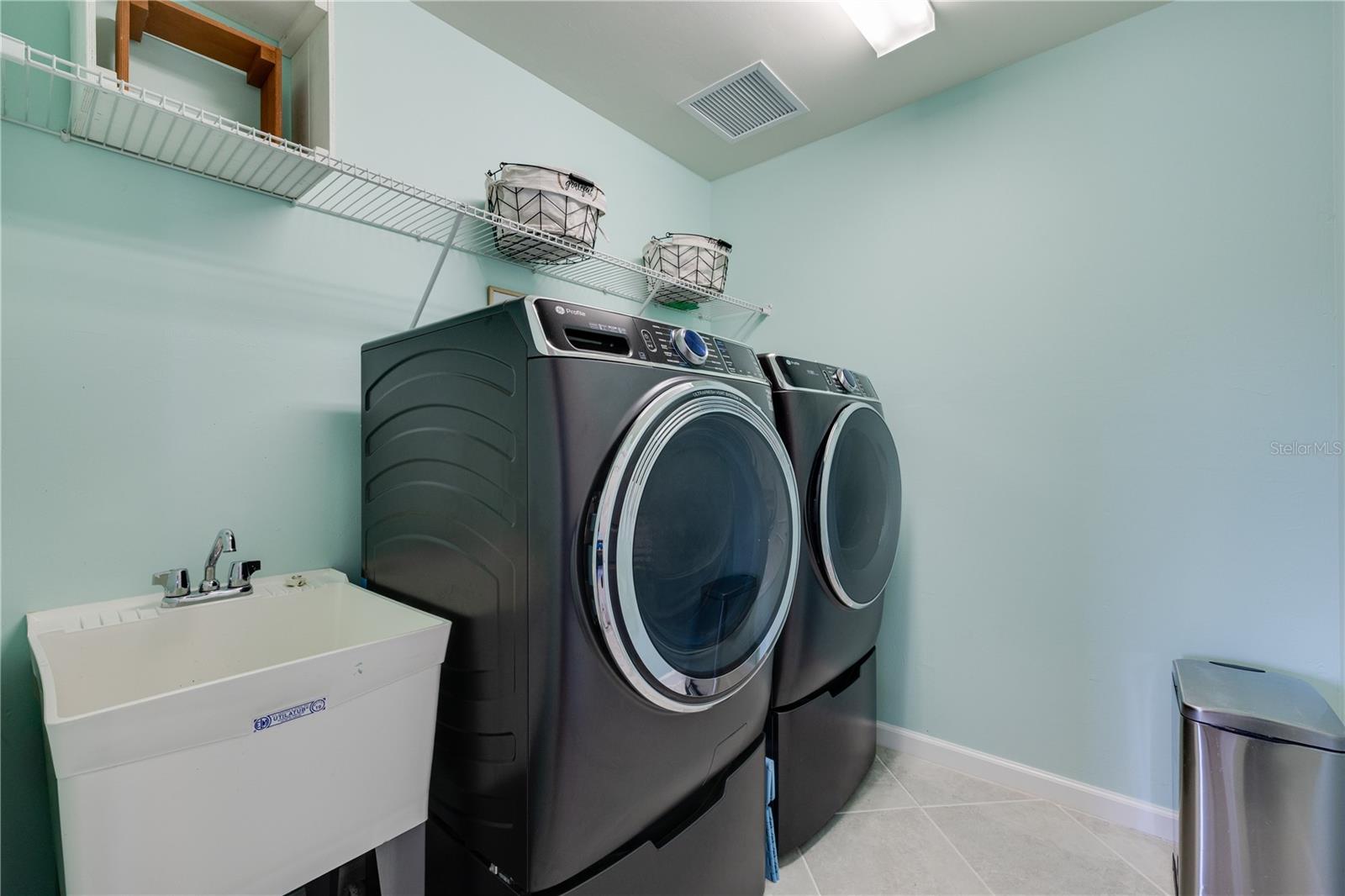 Image 24 of 45 For 17424 Silverspur Drive