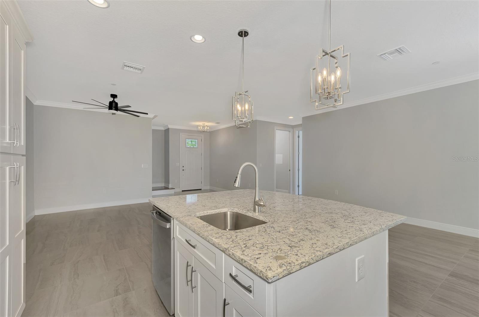 Image 20 of 48 For 906 Venice Avenue