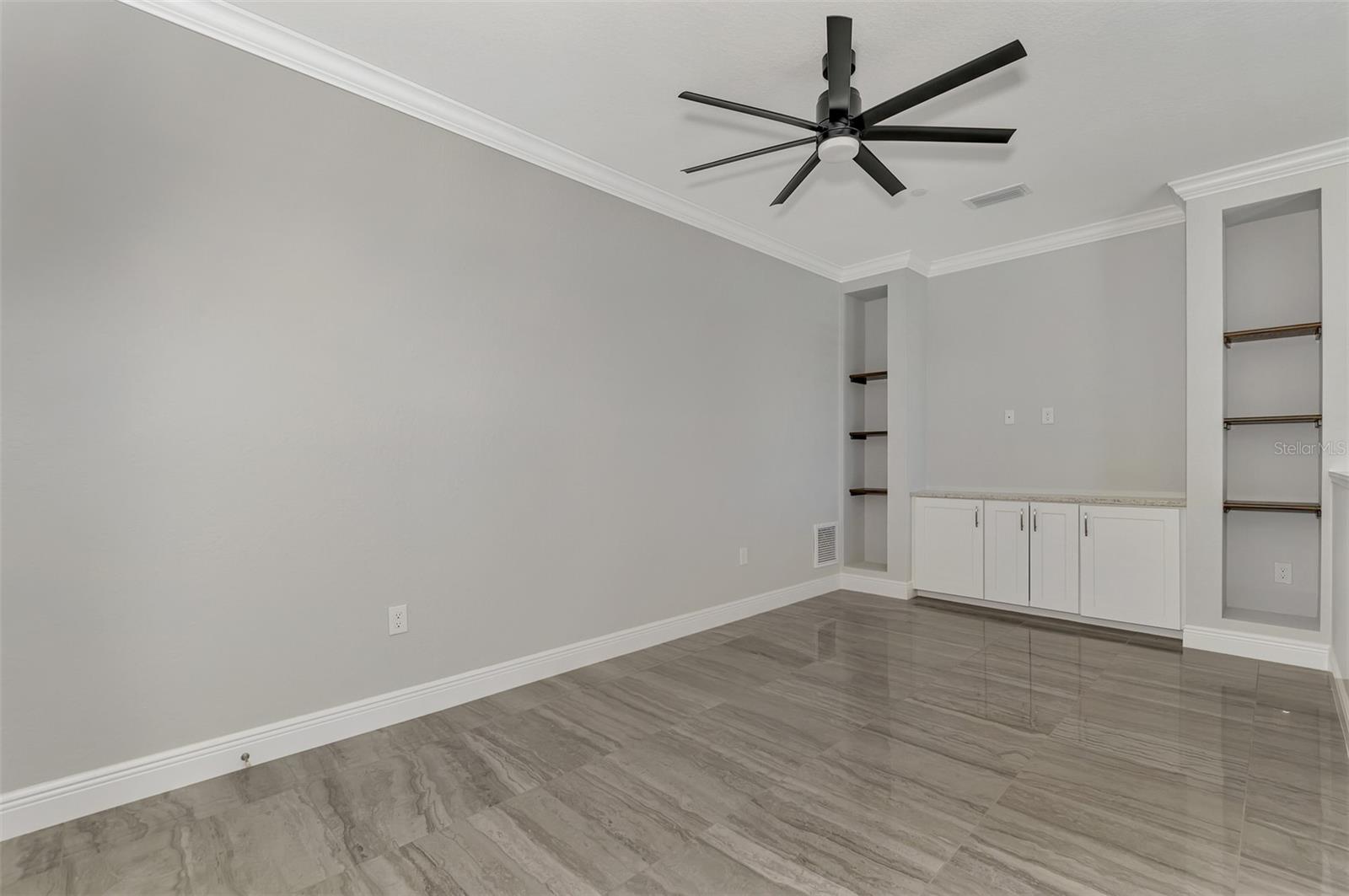 Image 35 of 48 For 906 Venice Avenue