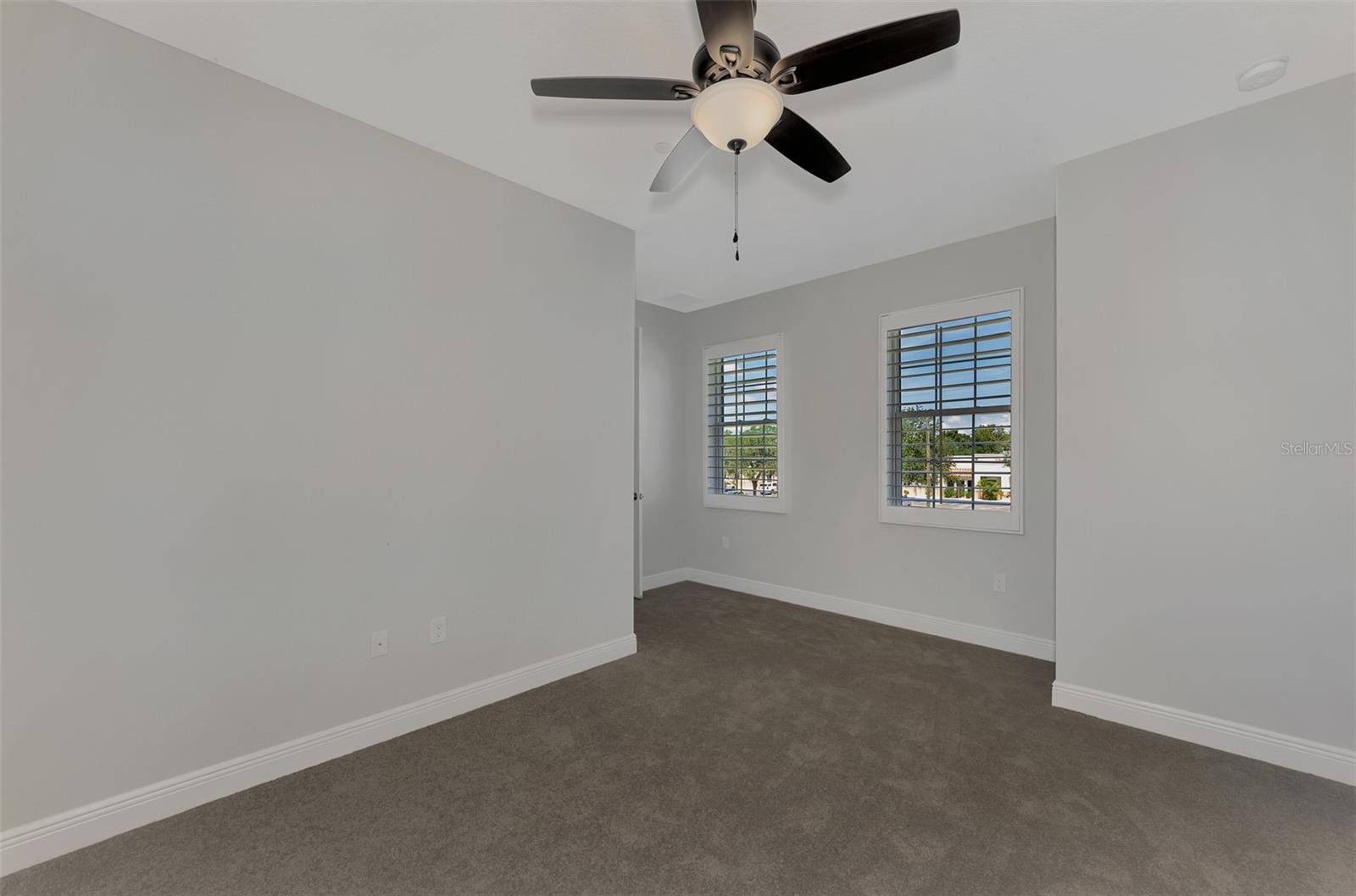 Image 40 of 48 For 906 Venice Avenue