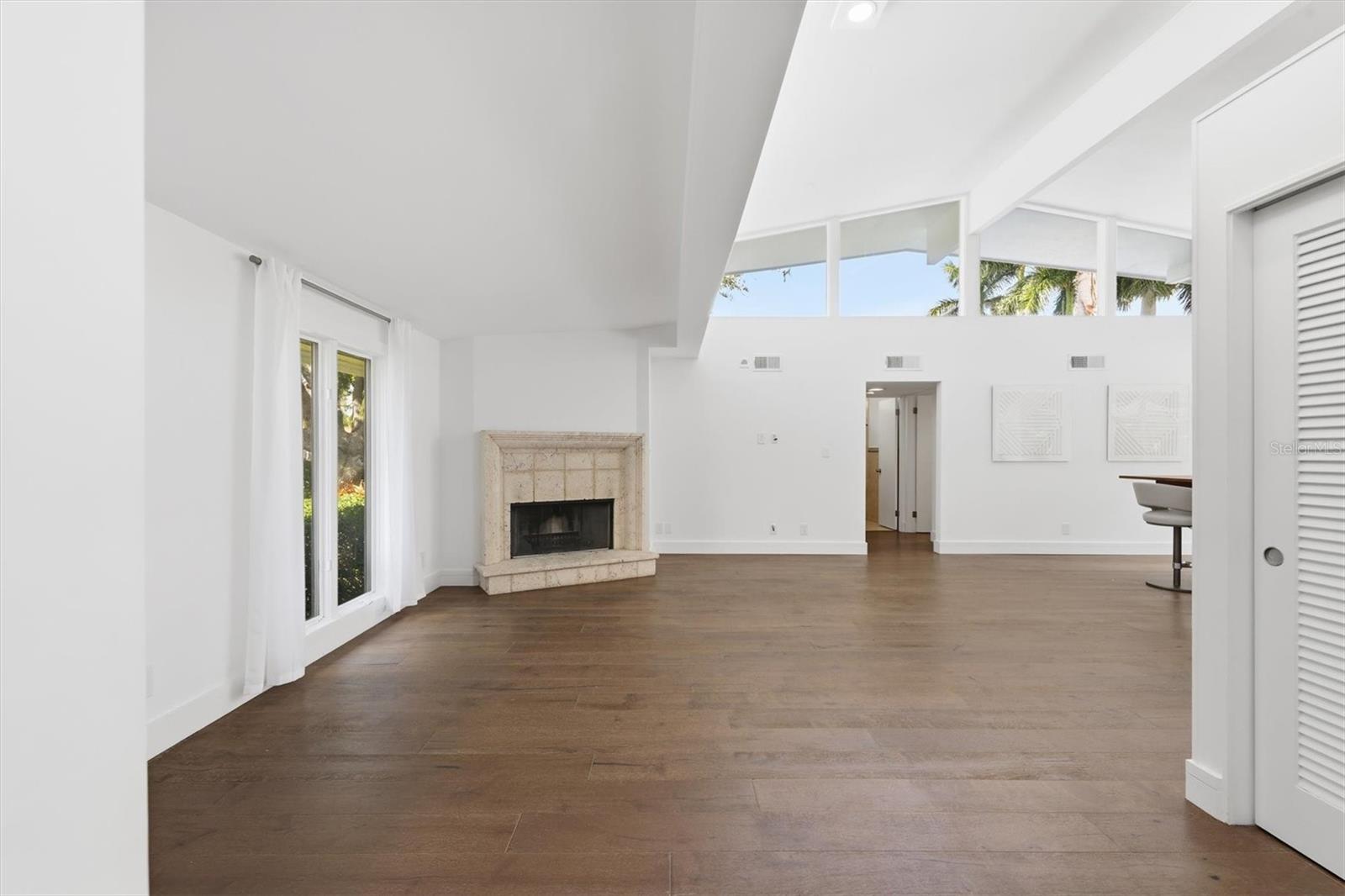 Image 4 of 75 For 425 Partridge Circle