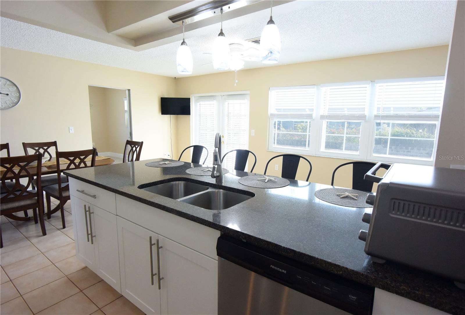 Image 10 of 36 For 170 Argus Road