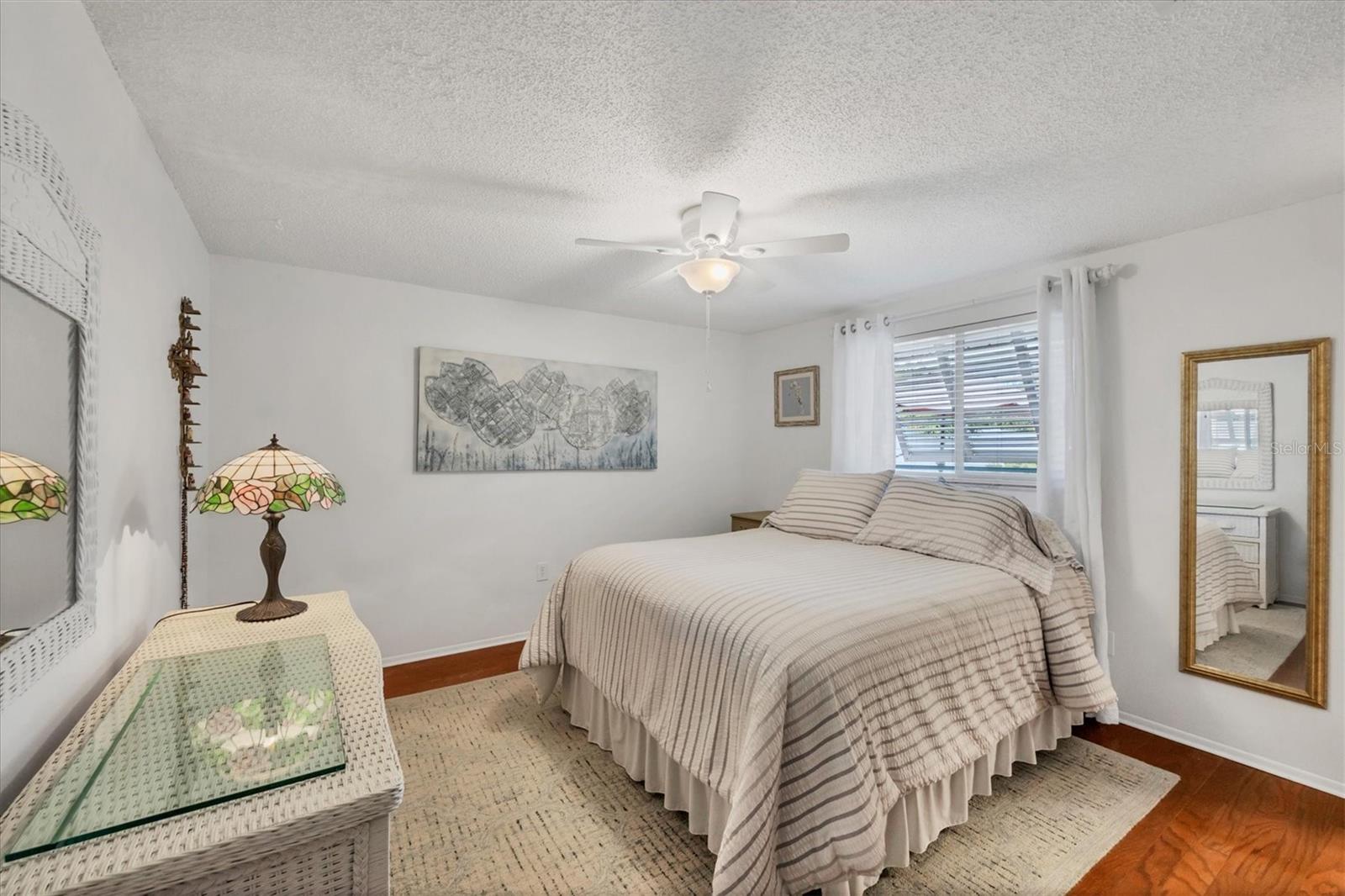 Image 16 of 47 For 1456 Strada D Argento