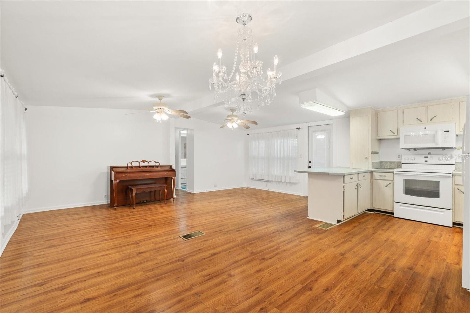 Image 7 of 34 For 5205 5th Street E