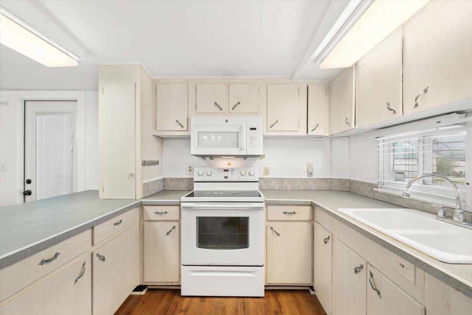 Image 9 of 34 For 5205 5th Street E