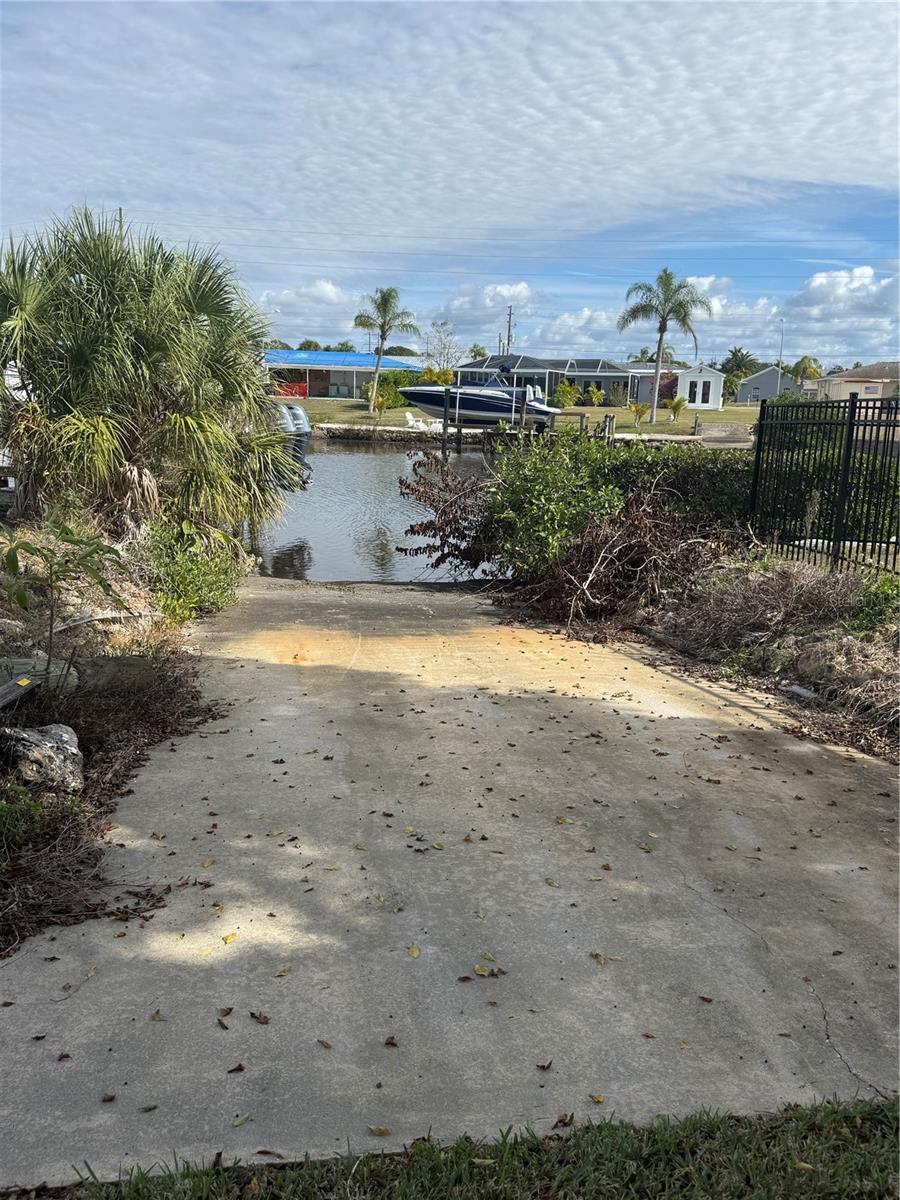 Image 4 of 14 For Portia Street