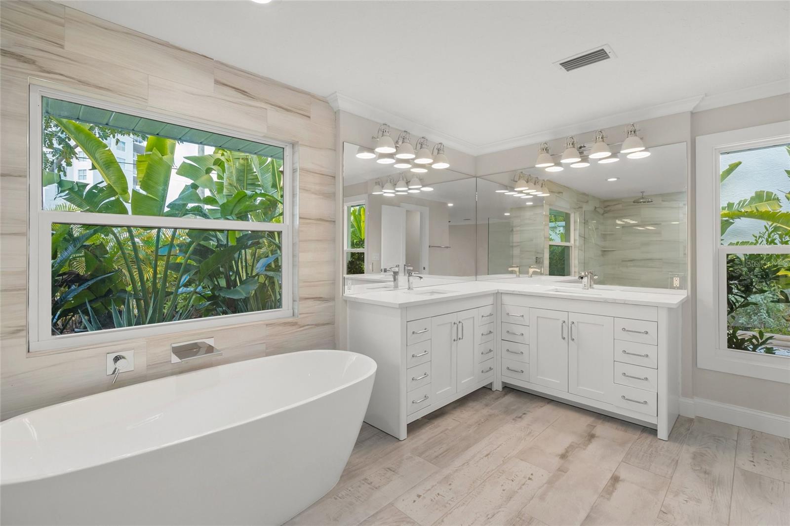 Listing photo id 8 for 1240 Solitude Lane